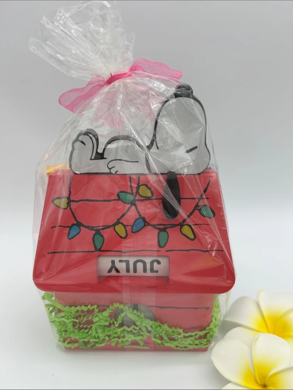 Snoopy Gift Set Perpetual Calendar, Pair of Socks, Post-it Note &Hand Sanitizer